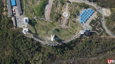 高雄崗山之眼 離地 20 米的小提琴