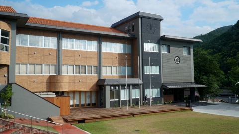 遊鳥取 入住小學改裝型格酒店