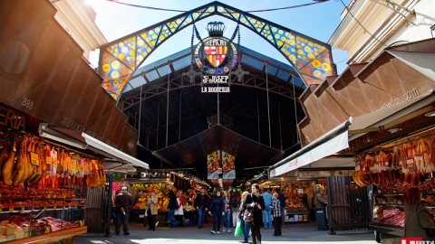 巴塞隆拿逛街市 La Boqueria 食火腿‧買手信