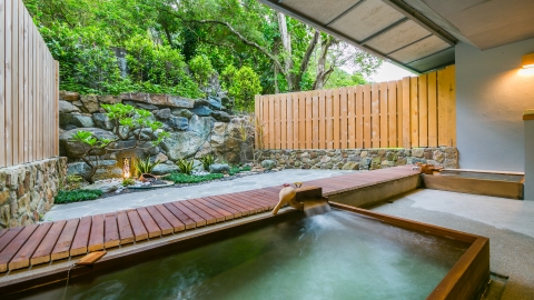 宜蘭「呆水溫泉」 日系清水模建築