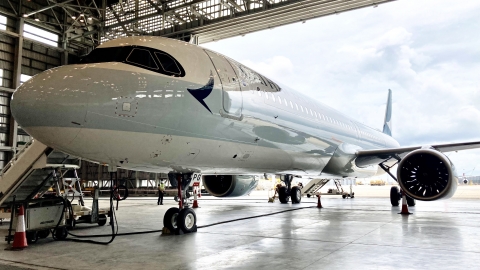 國泰航空全新飛機A321neo有得睇MIRROR! 4K電視/有WiFi/過500套電影！可登記疫苗抽獎贏私人派對旅程