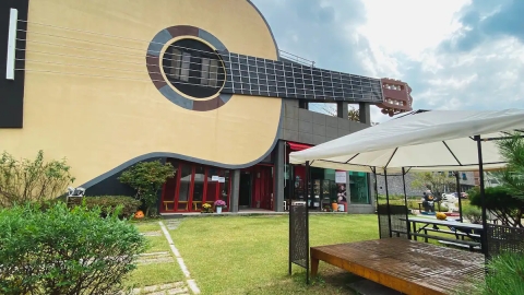 Airbnb增新功能名叫「OMG!」 專揀超驚奇住宿 入住地底屋/森林竹屋