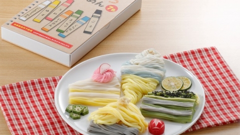 日本老字號麵店推七色蠟筆素麵 創意竟出自老闆女兒一句話？