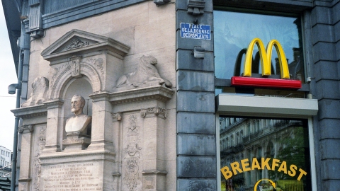 印尼旅客機場買早晨全餐 入境目的地即被判以巨額罰款